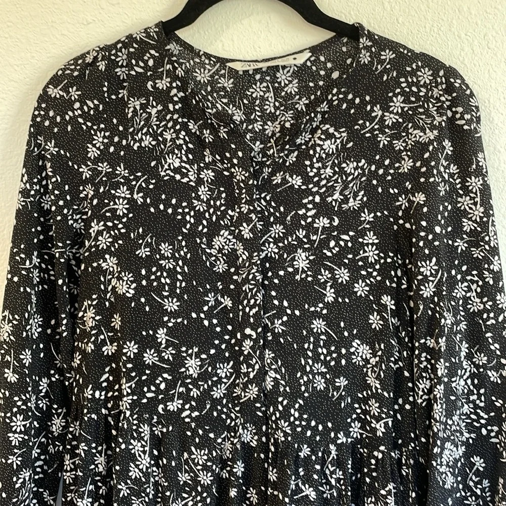 Zara floral dress - Picture 2 of 4